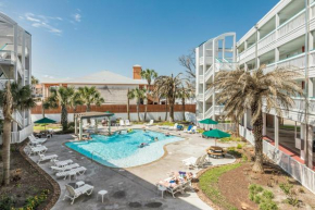 Seawall Views, Beach, Heated Pool, BBQs - Mi Casa es Su Casa!